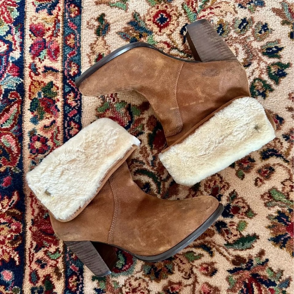 New Ugg Layna boots sz 8.5